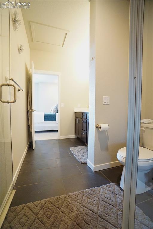 Image 28 of 33: Bathroom