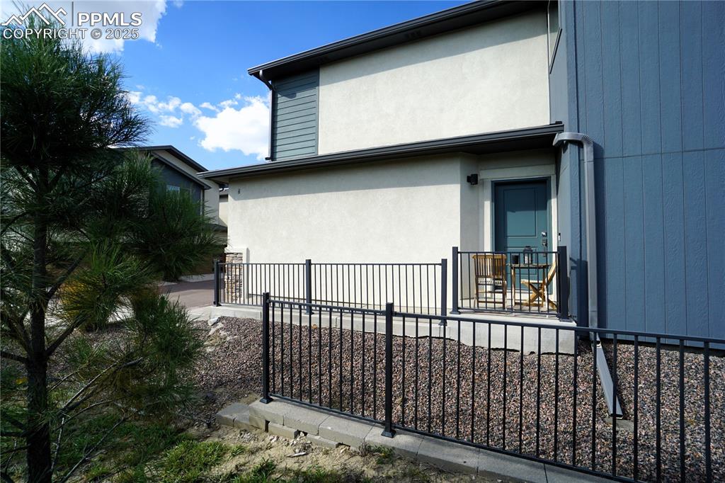 Image 3 of 33: Side of Structure