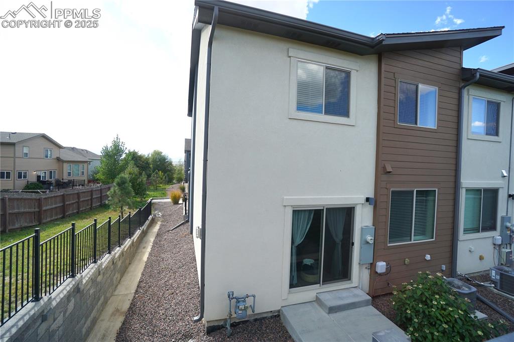 Image 33 of 33: Back of Structure