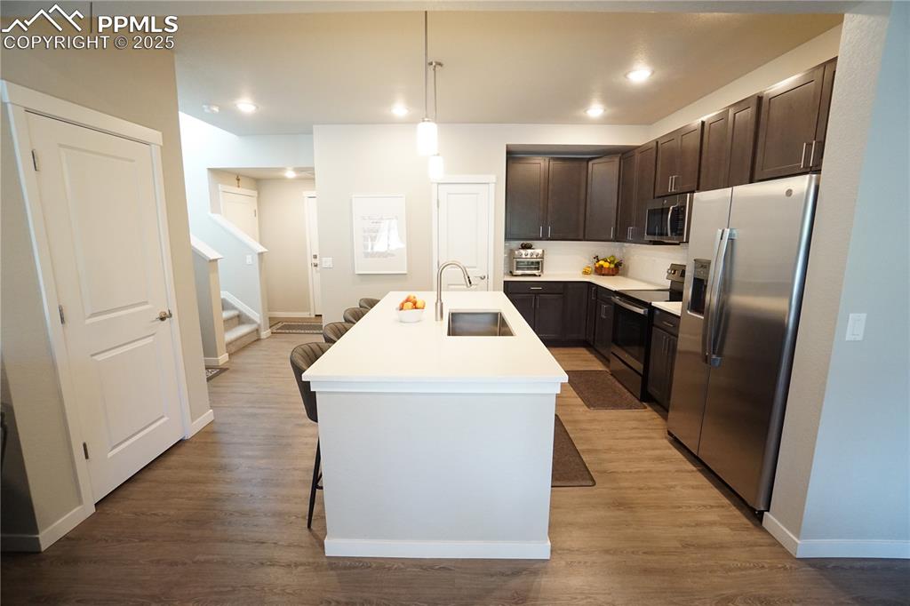 Image 4 of 33: Kitchen