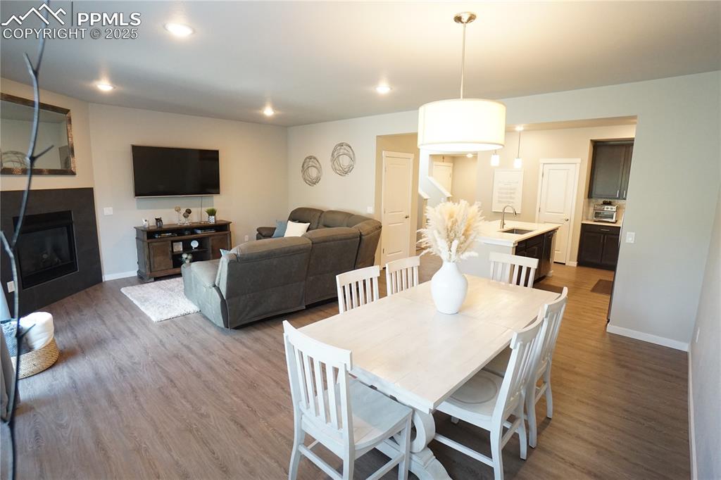 Image 8 of 33: Dining Area