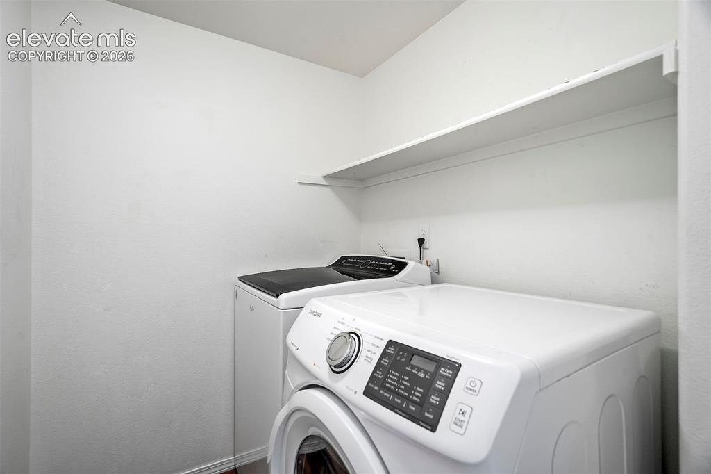 Image 21 of 45: Laundry