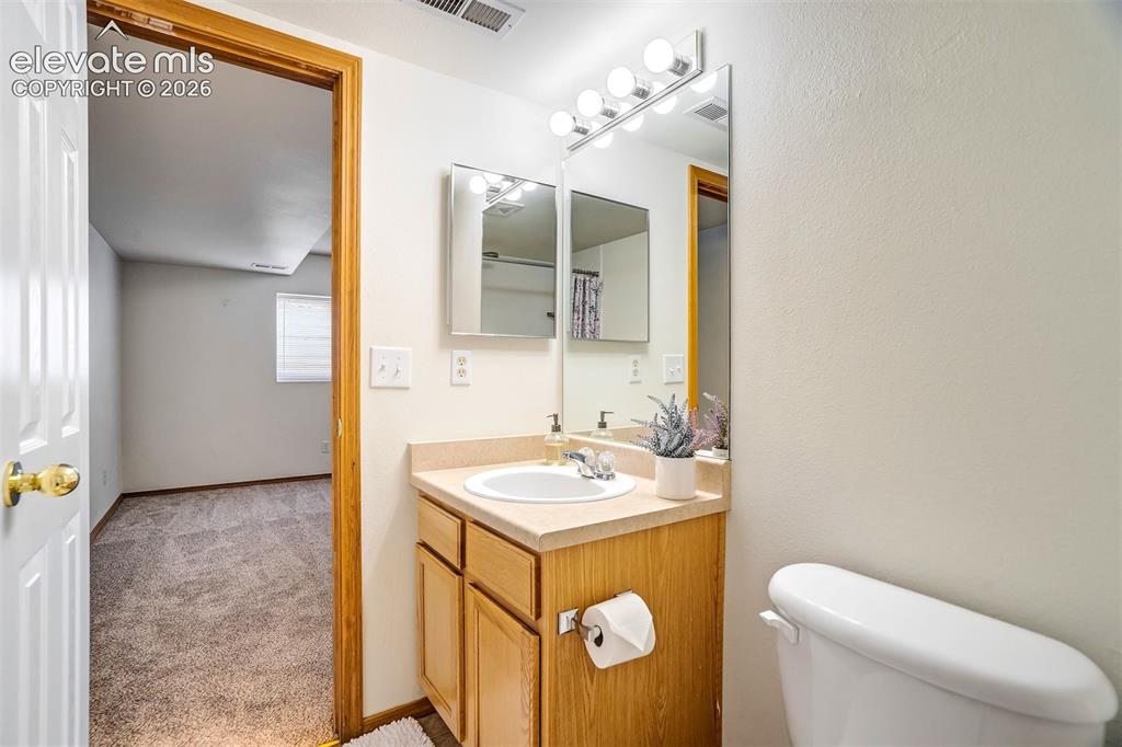 Image 39 of 45: Bathroom