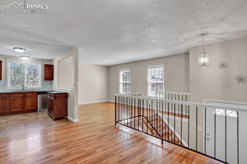 Image 10 of 26: Kitchen / Living Room