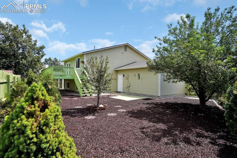 Image 2 of 26: Back of Structure