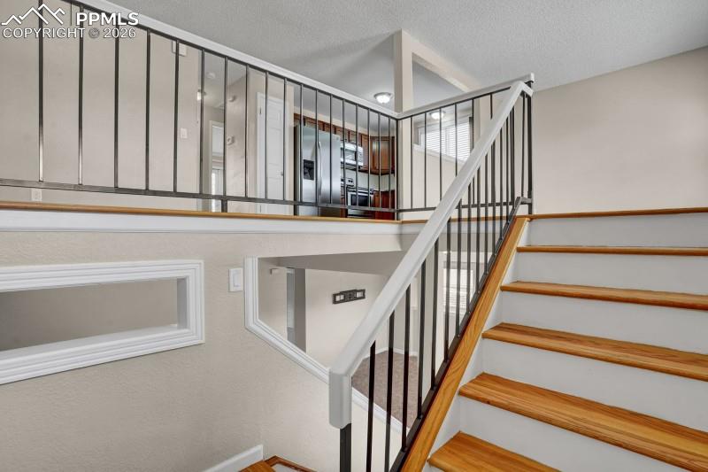 Image 7 of 26: Entry