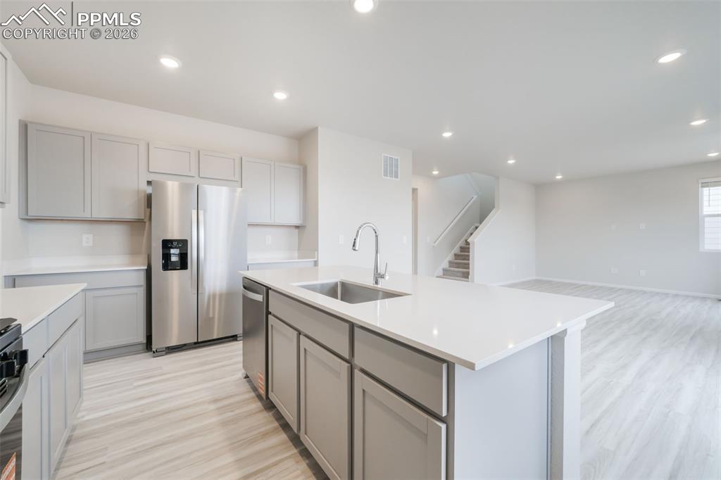 Image 17 of 50: Kitchen