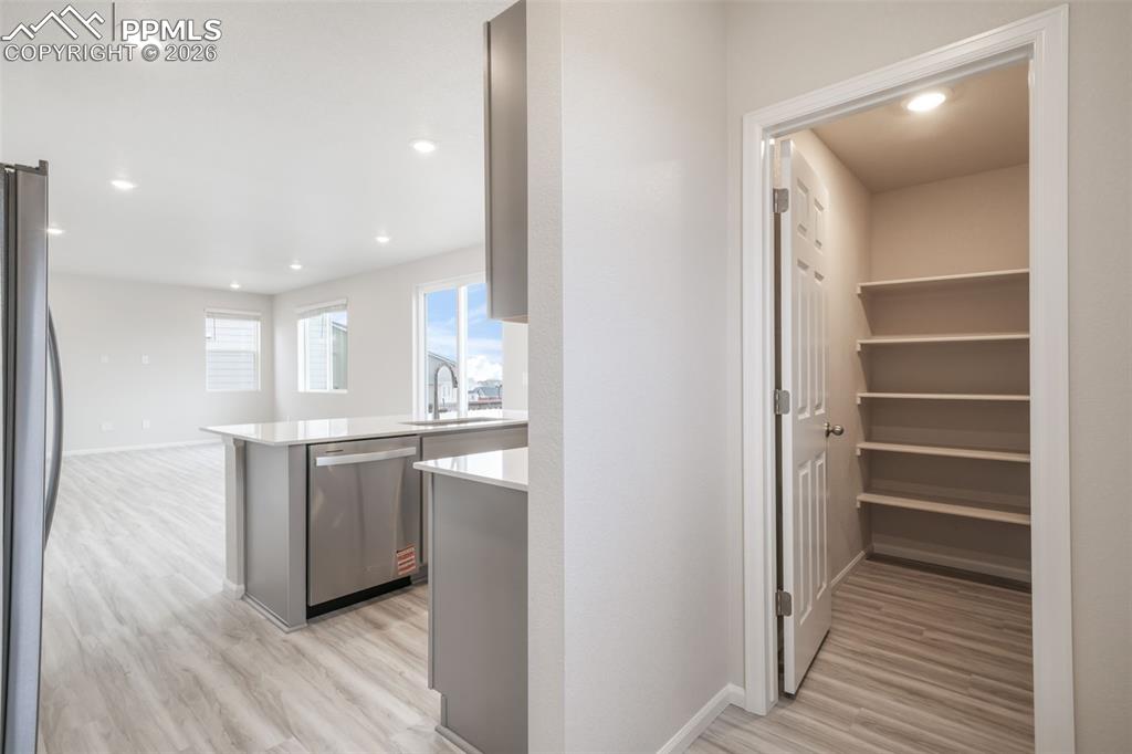 Image 21 of 50: Pantry