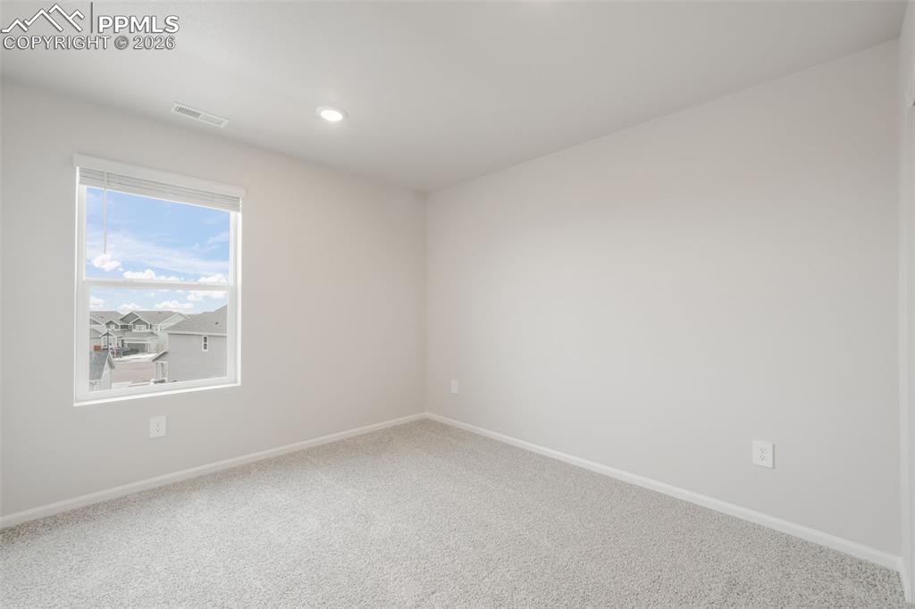 Image 32 of 50: Loft