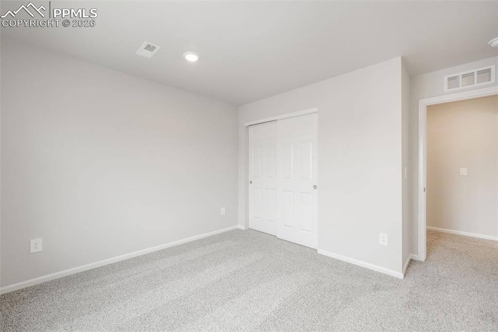 Image 36 of 50: Guest Bedroom