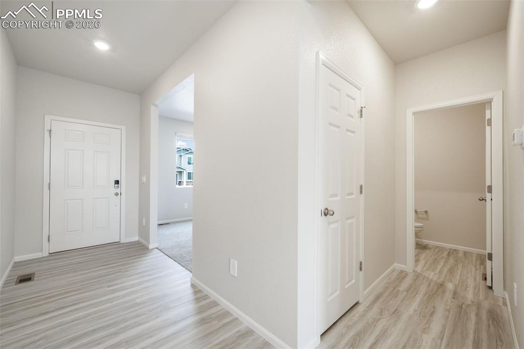 Image 8 of 50: Entry