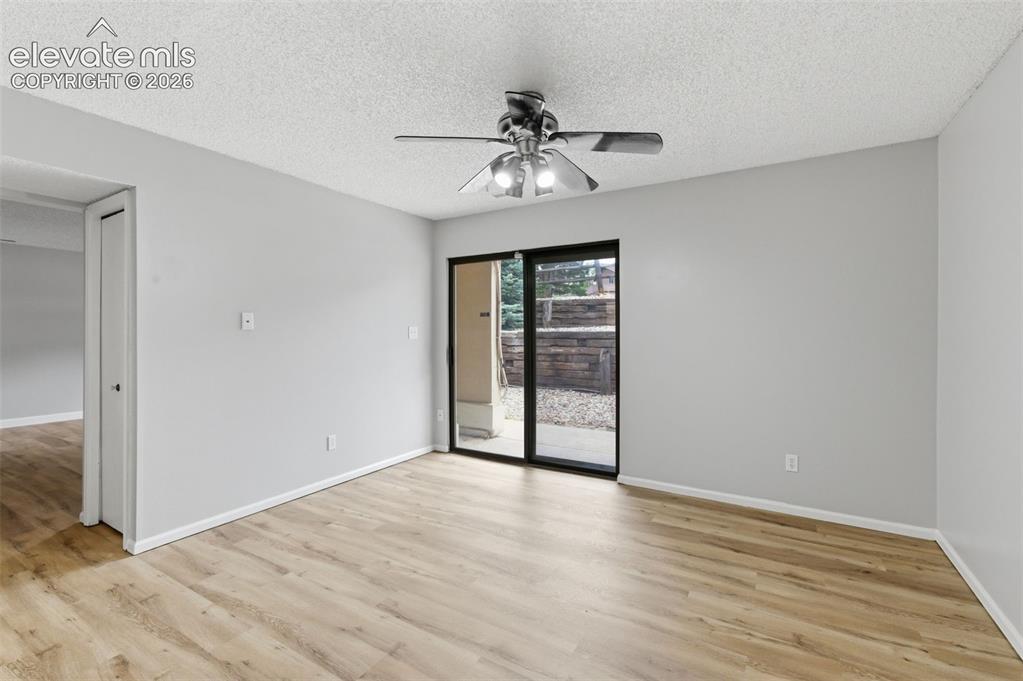 Image 13 of 31: Dining Room