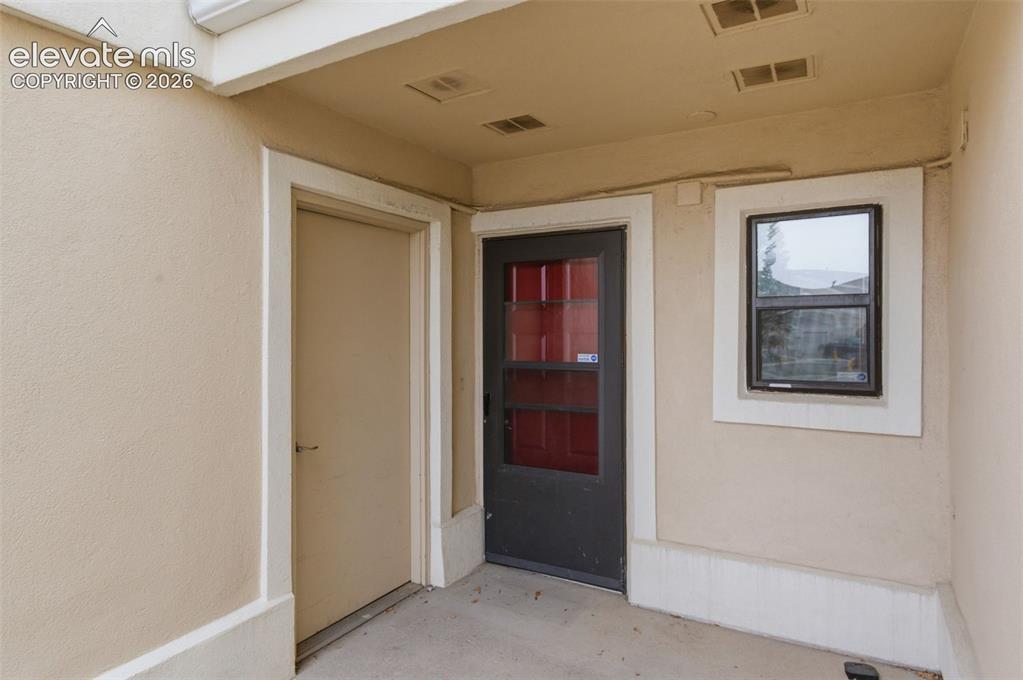 Image 2 of 31: Entry