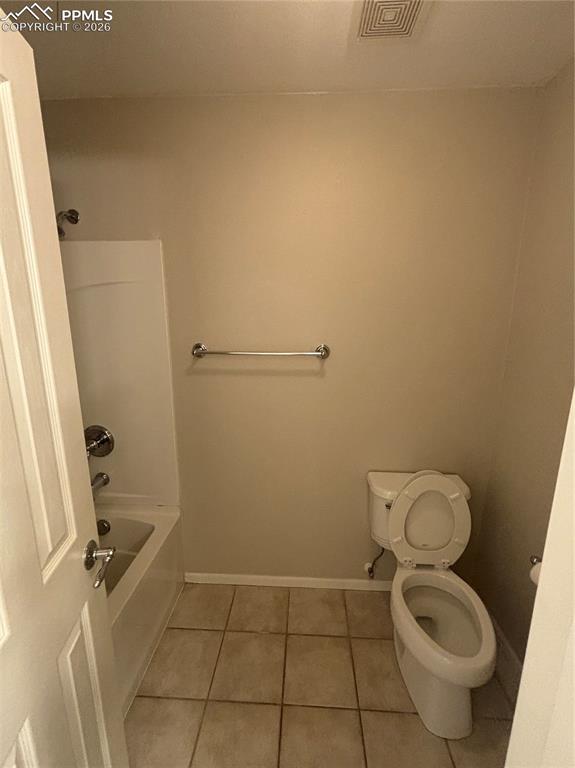 Image 15 of 24: Bathroom