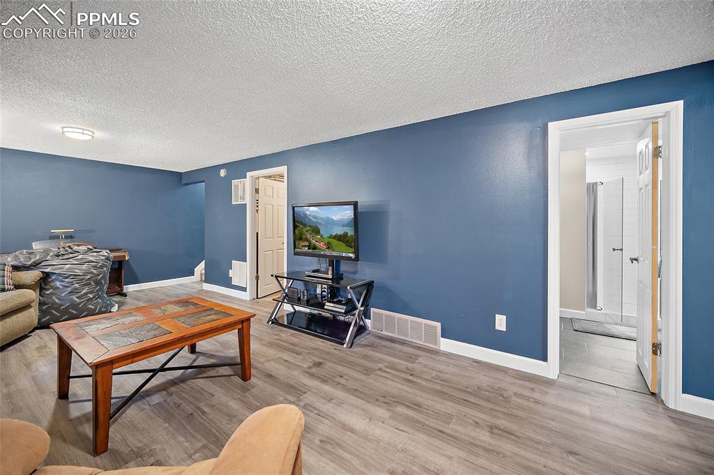 Image 19 of 37: Family Room