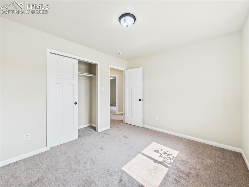 Image 18 of 36: Bedroom