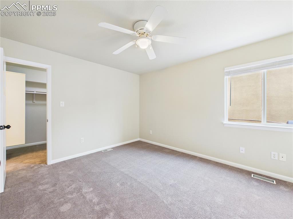 Image 22 of 36: Bedroom