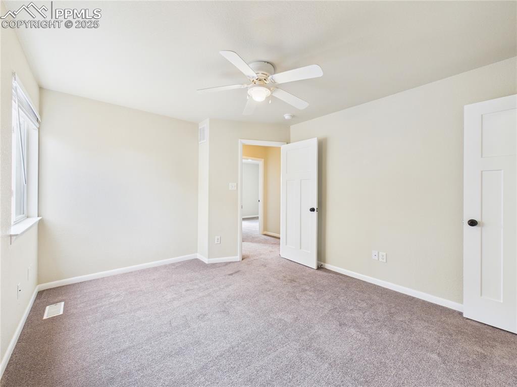 Image 23 of 36: Bedroom