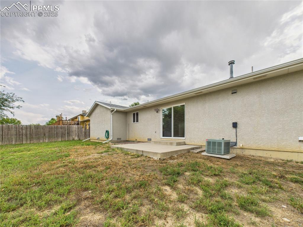 Image 36 of 36: Back of Structure