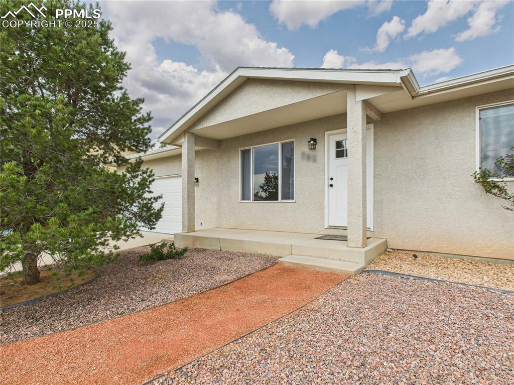 Image 4 of 36: Entry