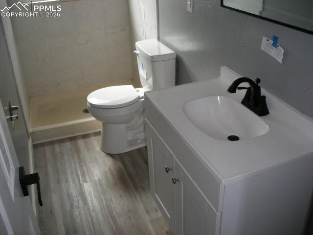Image 10 of 48: Bathroom