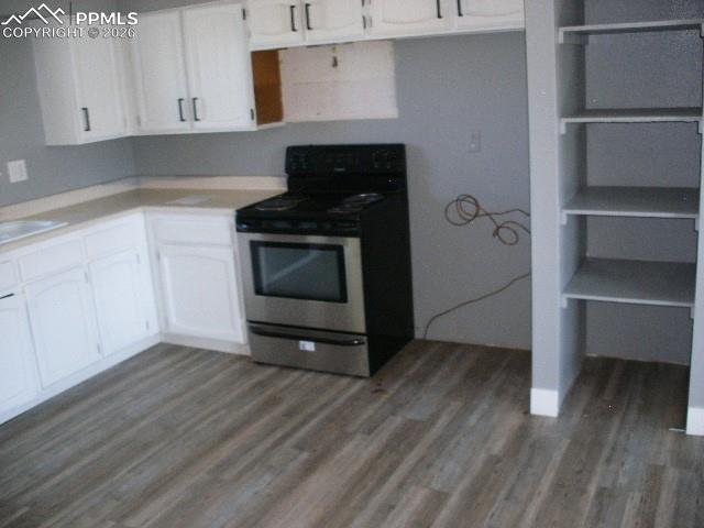 Image 20 of 48: Kitchen
