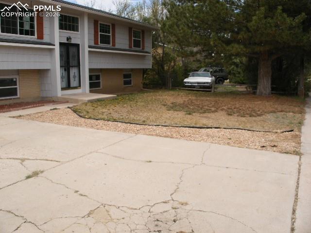 Image 48 of 48: Yard