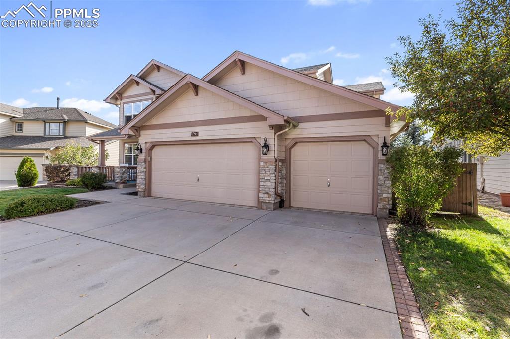 Image 5 of 50: Front of Structure