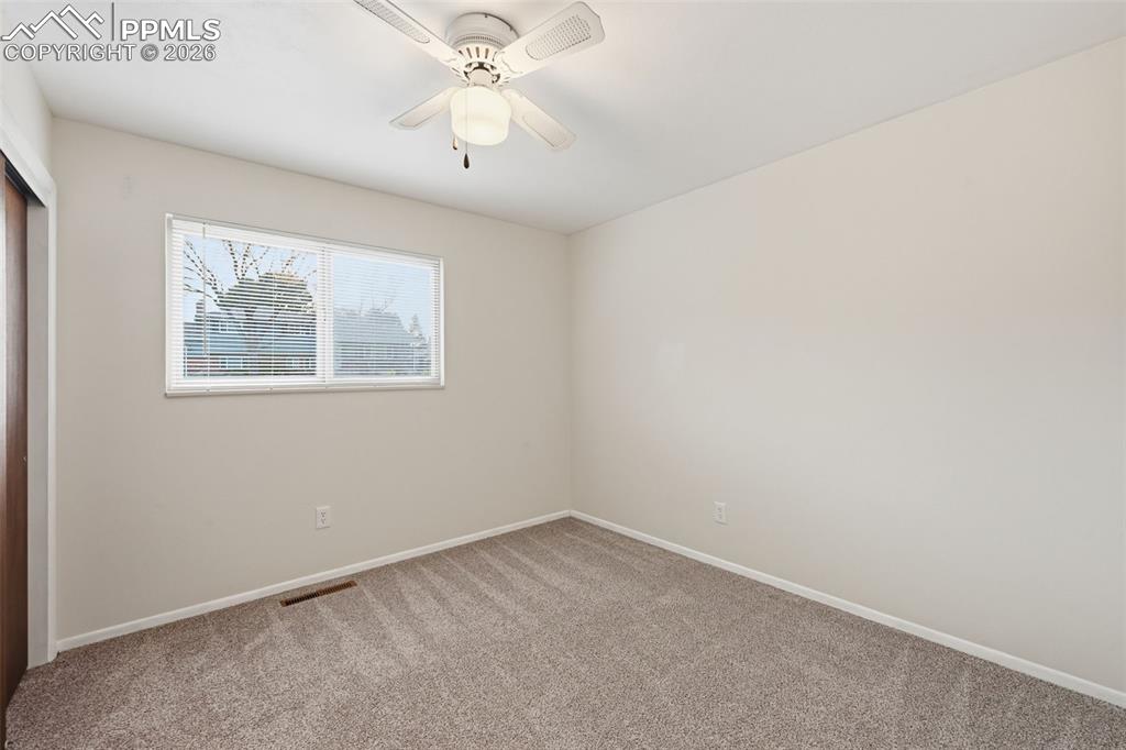 Image 25 of 34: Bedroom