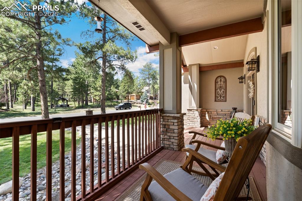 Image 11 of 42: Deck