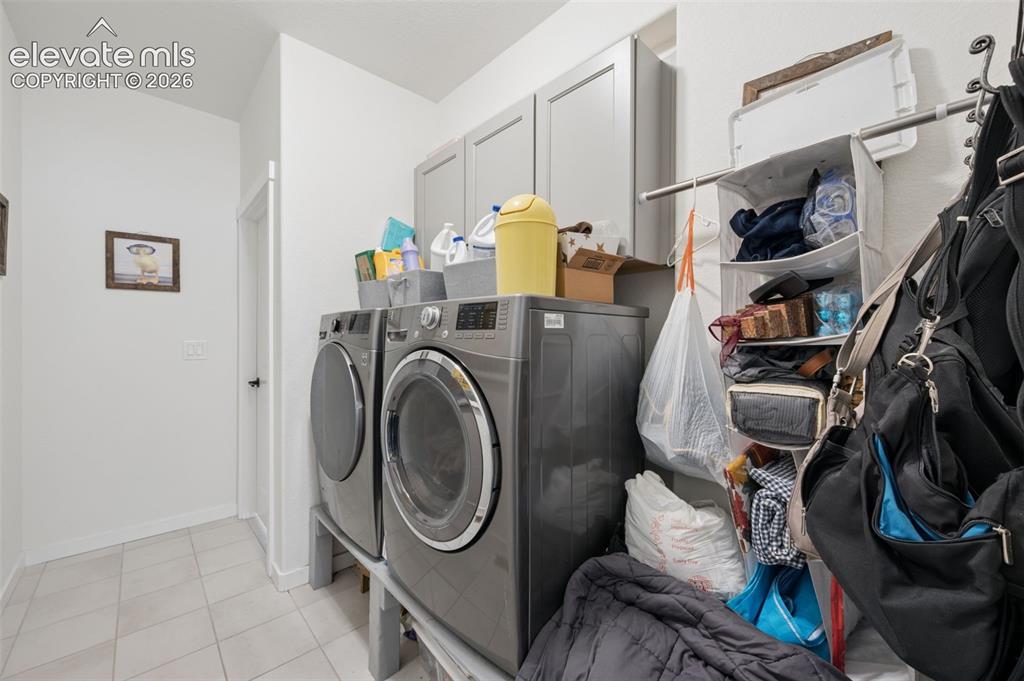 Image 19 of 33: Laundry