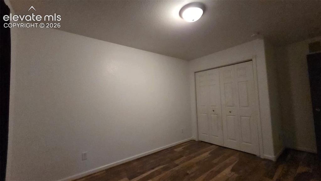 Image 15 of 18: Bedroom