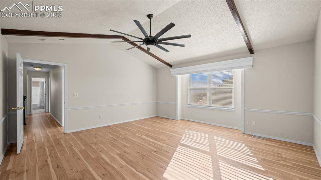 Image 21 of 42: Primary 