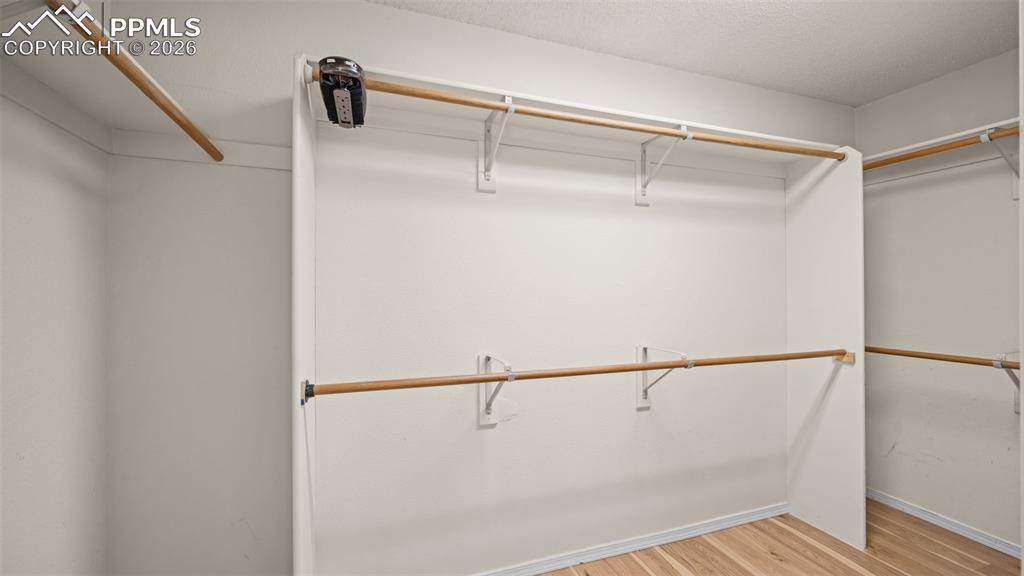 Image 24 of 42: Walk-in