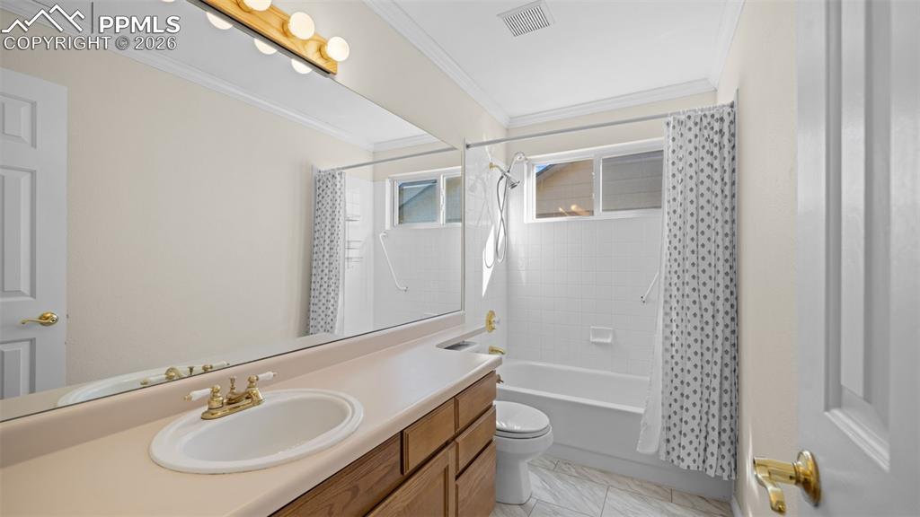 Image 28 of 42: Upper Floor