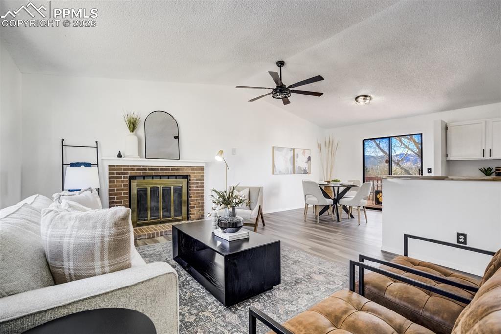 Image 11 of 50: Living Room