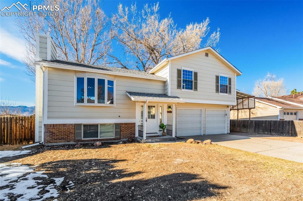 Image 3 of 50: Front of Structure