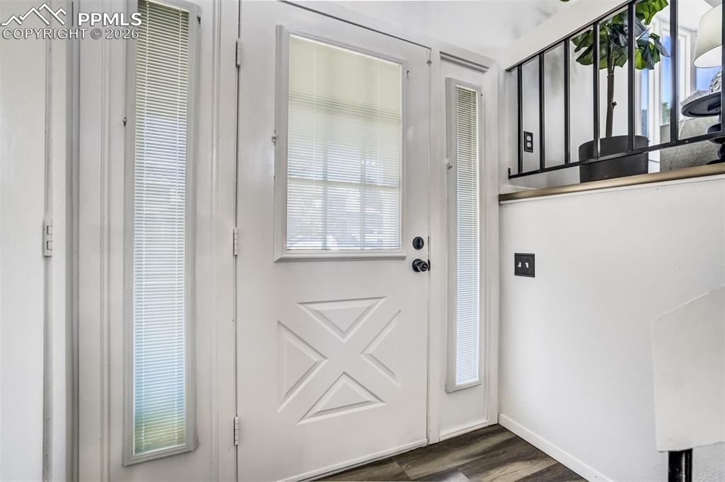 Image 39 of 50: Entry