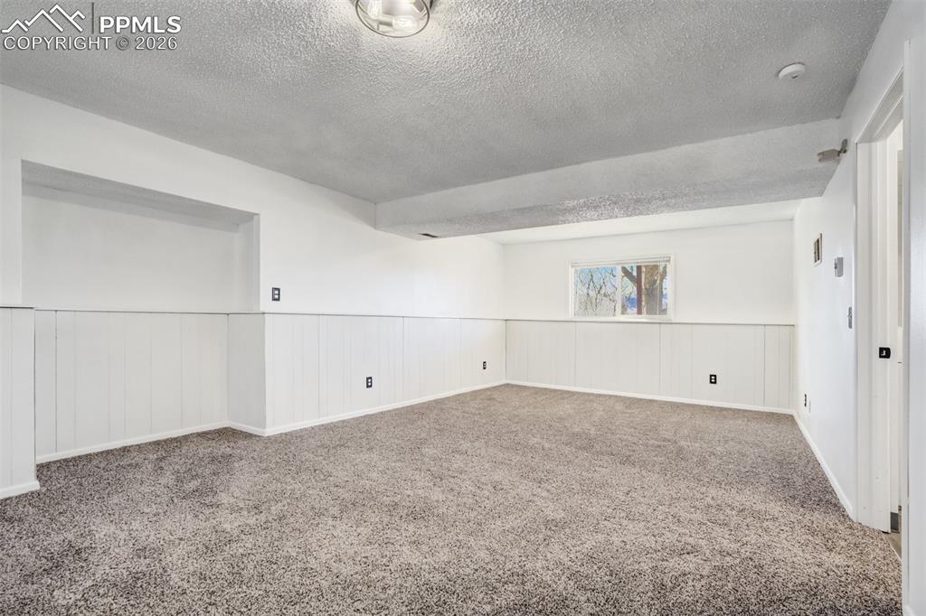 Image 40 of 50: Family room/Bedroom 4