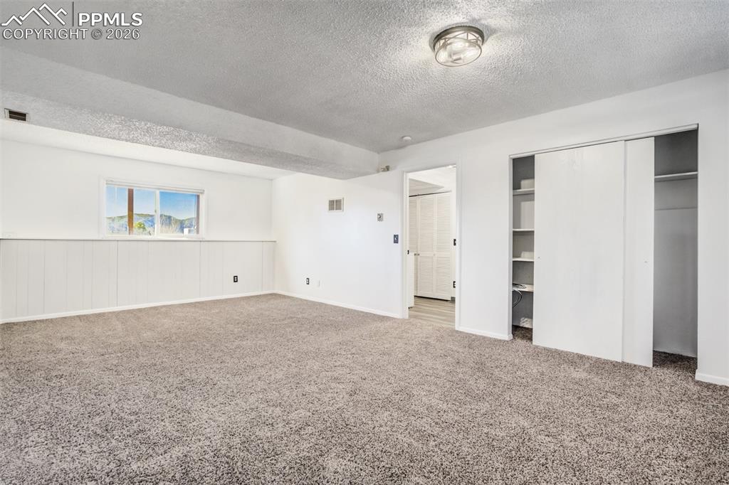 Image 41 of 50: Family Room