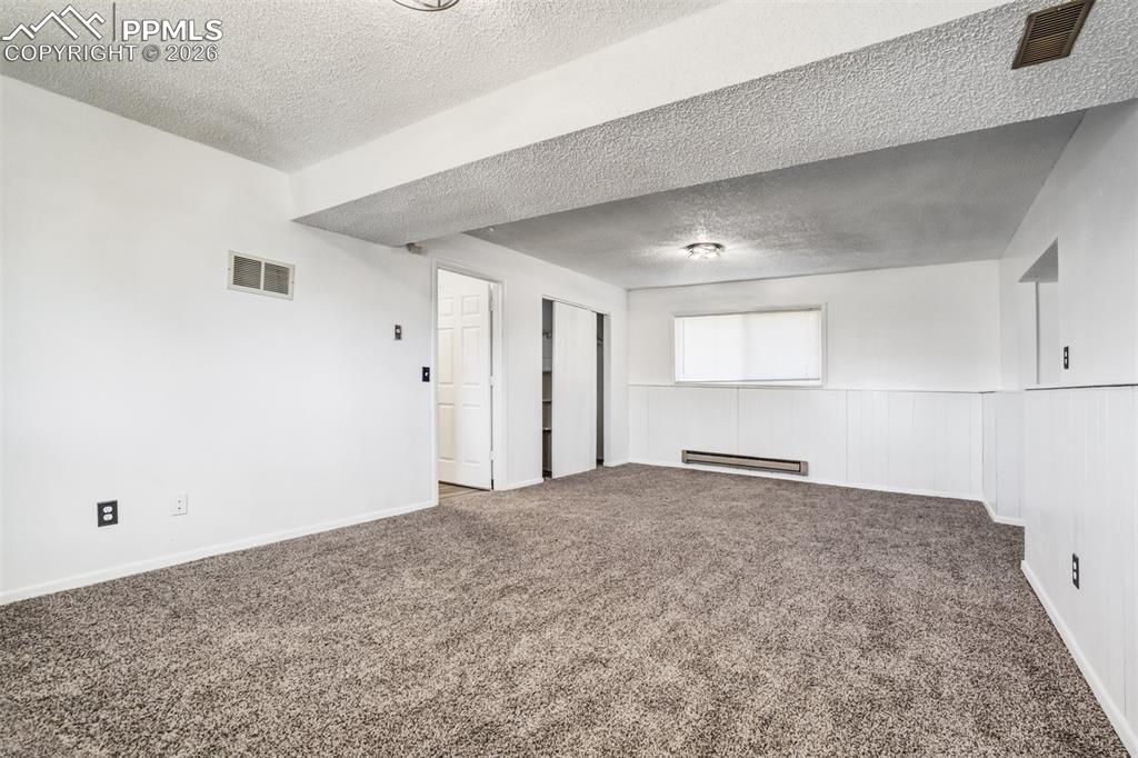 Image 42 of 50: Family Room