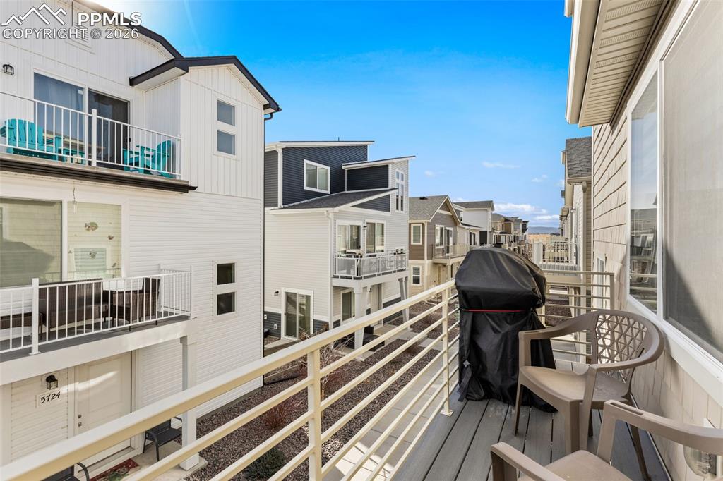 Image 28 of 32: Balcony