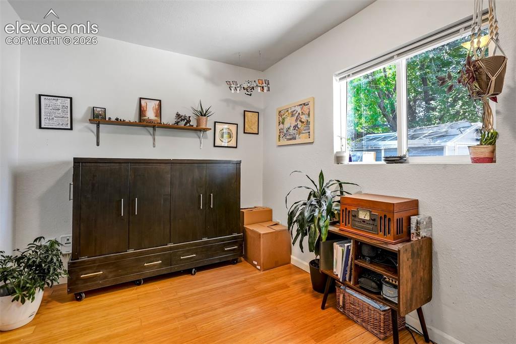 Image 11 of 50: Bedroom