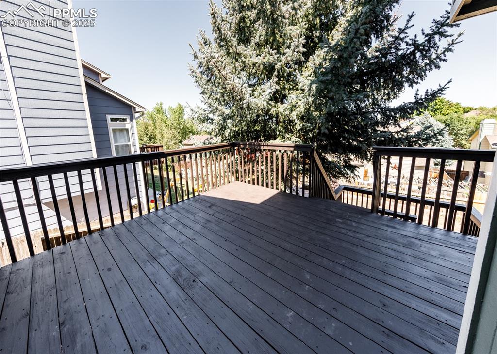 Image 18 of 50: Deck