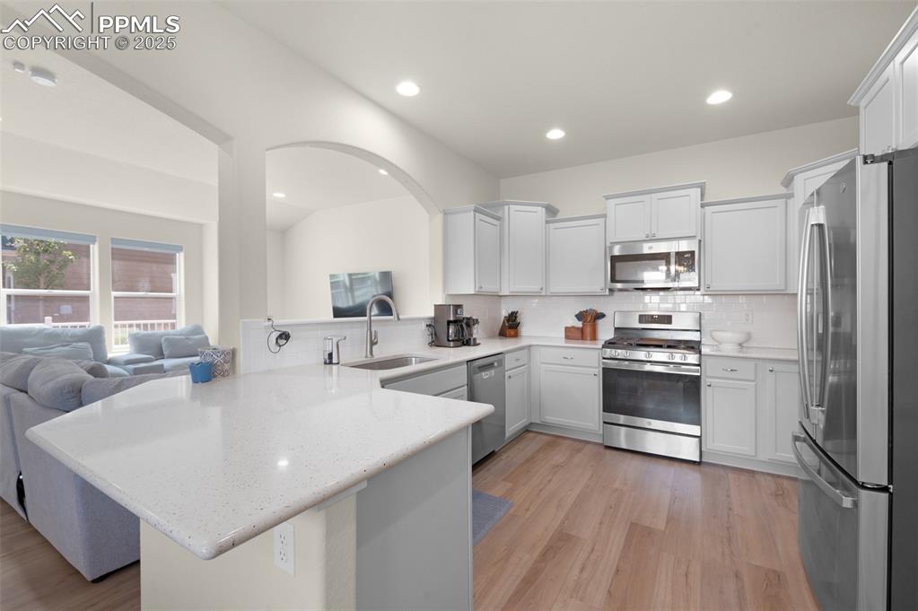 Image 4 of 21: Kitchen