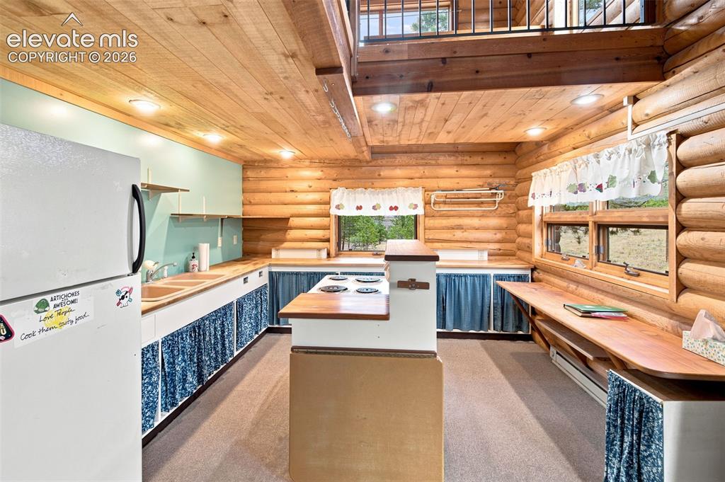Image 11 of 45: Kitchen