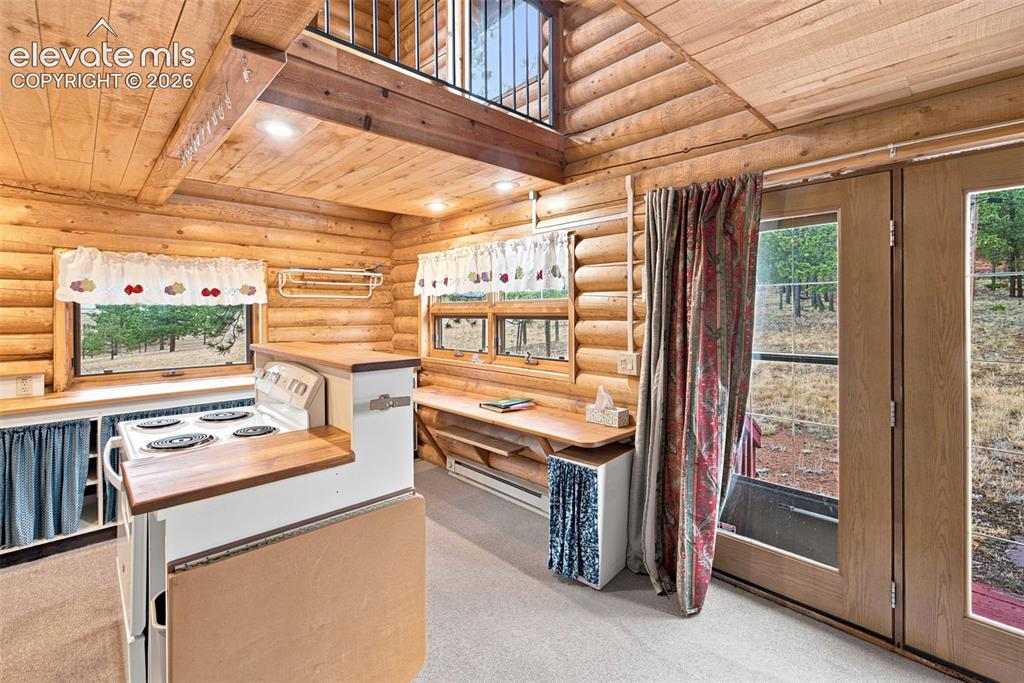 Image 8 of 45: Kitchen