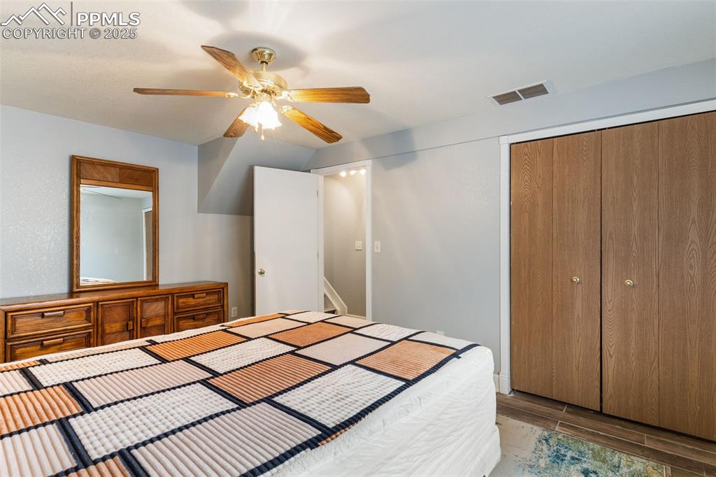 Image 21 of 28: Basement Garden Level Bedroom