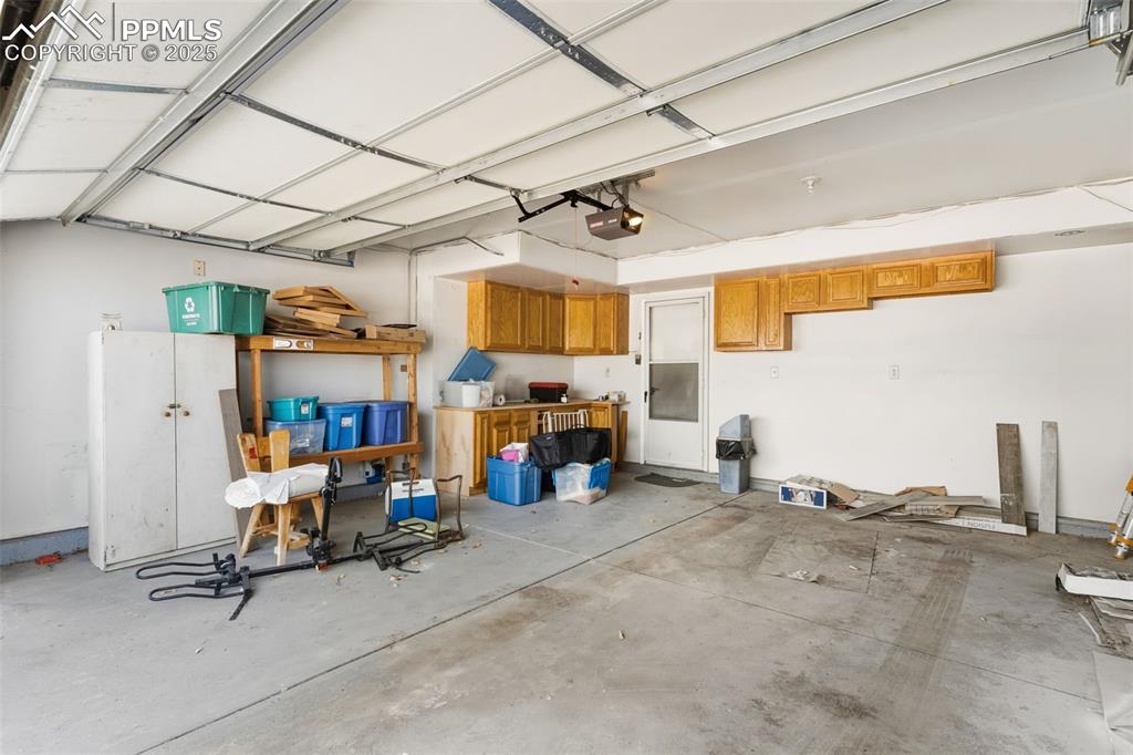 Image 23 of 28: Cabinets stay!