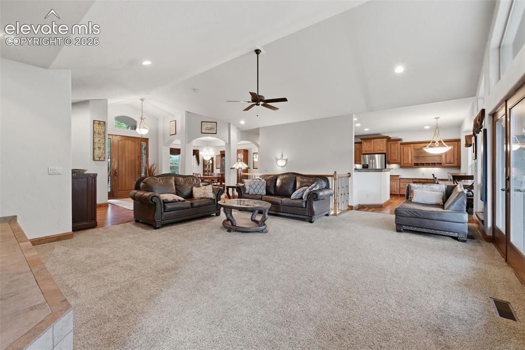 Image 8 of 50: Living Room